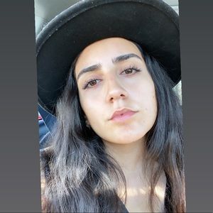 Meet your Posher, Lucy